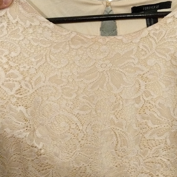 Light pink lace dress - Picture 2 of 2